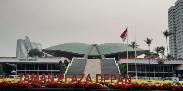 Cegah Penyebaran Covid-19, DPR Gunakan GeNose untuk Tamu di Parlemen