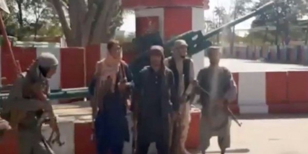 Taliban Rebut Kandahar dan Herat, Amerika dan Inggris Panik