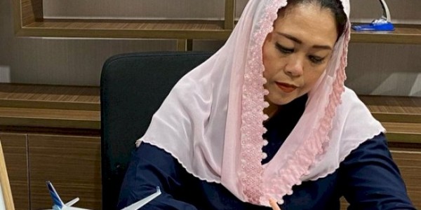 Pendapatan Menurun Drastis, Yenny Wahid Mundur dari Komisaris Garuda Indonesia