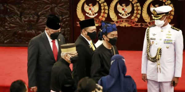 Ketua DPD RI Kupas Pasal 29 dan 33 UUD 1945 Saat Pimpin Sidang Bersama DPR - DPD