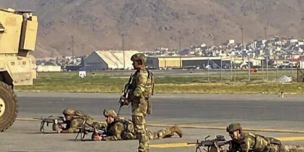 Tentara AS Tembaki Warga Afghanistan di Bandara Kabul