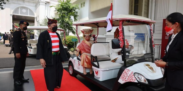 Gunakan Pakaian Madura di HUT RI, Bentuk Penghargaan Ketua DPD RI untuk Budaya Nusantara