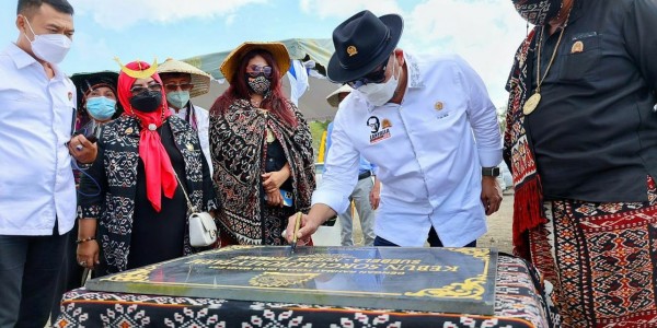 Tanam Sorgum di Rote Ndao, LaNyalla Minta Pangan Lokal Diperkuat