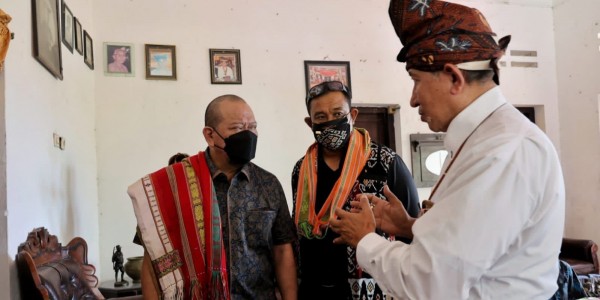 Raja Jan Christofel Sambut Hangat Kedatangan Ketua DPD RI di Sonaf Babau