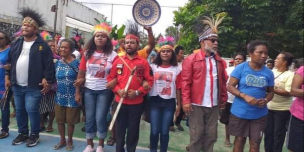 Filep Wamafma Ajak Semua Pihak Dukung Bupati Sorong yang Digugat 3 Perusahaan.