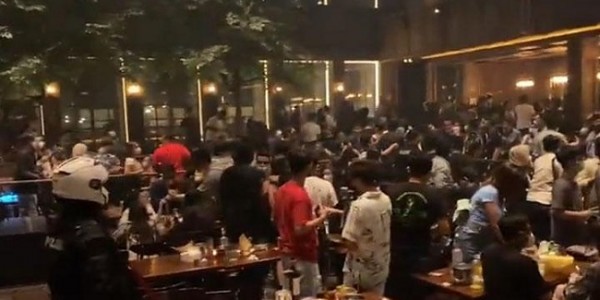 Buntut Kerumunan, Pemprov DKI Bekukan Izin Hollywings Kemang