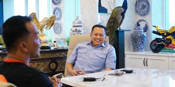 Bamsoet Ajak Lestarikan Burung Khas Indonesia