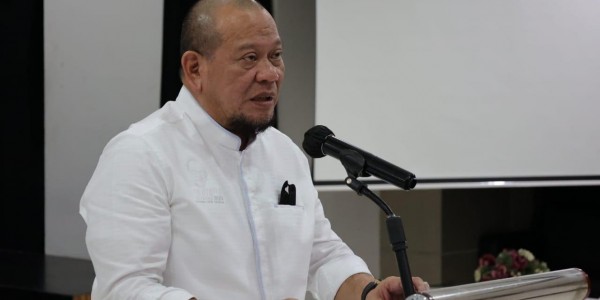 Peternak Ayam Ditangkap Karena Bentangkan Poster, LaNyala : Menciderai Demokrasi