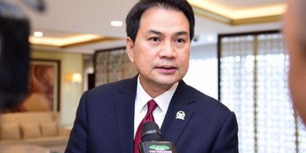 Formappi Minta Aziz Syamsuddin Segera Mundur dari Wakil Ketua DPR