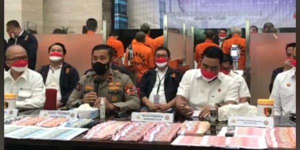 Palsukan Rupiah Hingga Dollar, 20 Pelaku Diamankan Mabes Polri