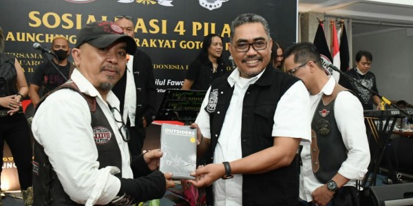Gus Jazil: Gotong Royong Perekat Bangsa Hadapi Pandemi