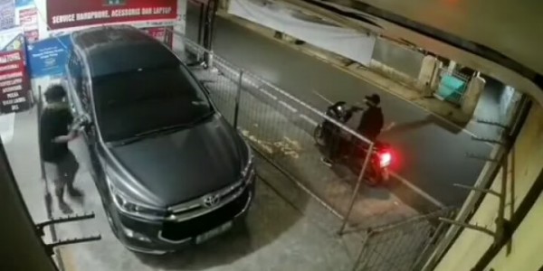 Pencurian Spion Terekam CCTV di Mampang Prapatan, Polisi: Kita Buru Pelakunya