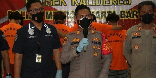 Polisi Ringkus Delapan Begal di Kalideres, Tiga Bilah Celurit Disita