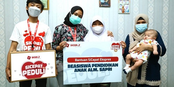 SiCepat Ekspres Beri Beasiswa Pendidikan Senilai Rp 50 Juta Untuk Anak Alm. Sapri Pantun