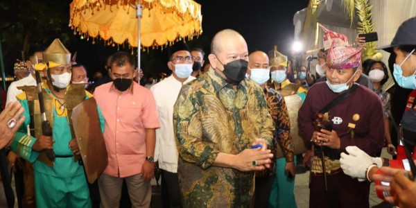 Ketua DPD RI Hadiri Royal Dinner Festival Adat Kerjaaan Nusantara I di Keraton Sumedang Larang