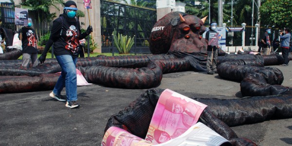 Moster Oligarki Gurita Di DPR