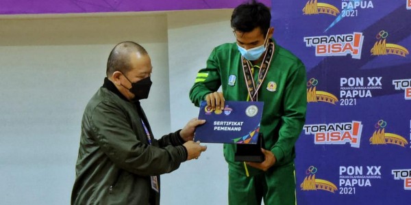 Senam Jatim Sabet 2 Emas, LaNyalla Serahkan Medali dan Bonus untuk Atlet di PON XX Papua