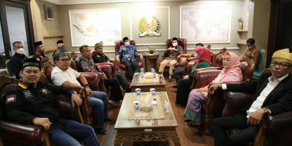 Dihadapan Gubernur Sumbar, Sultan: DPD RI Berkomitmen Dukung Seluruh Agenda Pembangunan Daerah