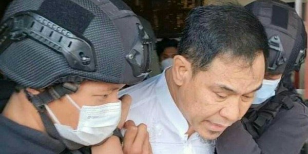 Berkas Telah Lengkap, Kapan Polri Serahkan Munarman ke Pengadilan?
