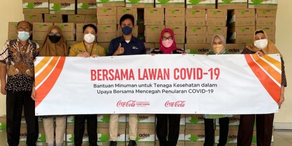 CCEP Serahkan Bantuan Produk Minuman ke Dinkes dan RS Rujukan Covid-19 di Jakarta Hingga Bandung Raya