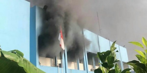 Kebakaran Gardu Listrik di Kebon Jeruk, Ribuan Rumah dan Lampu Jalan Alami Gangguan