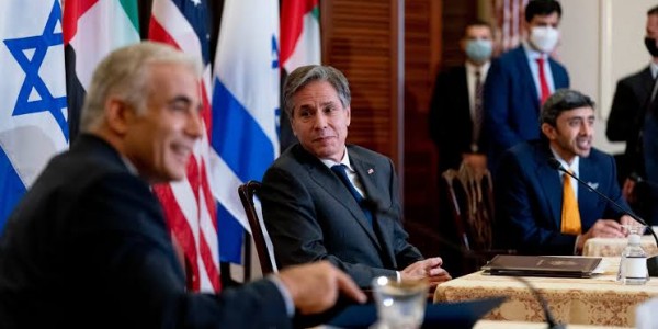 Jika Jalur Diplomasi Gagal, AS Isyaratkan Opsi Militer Terhadap Iran