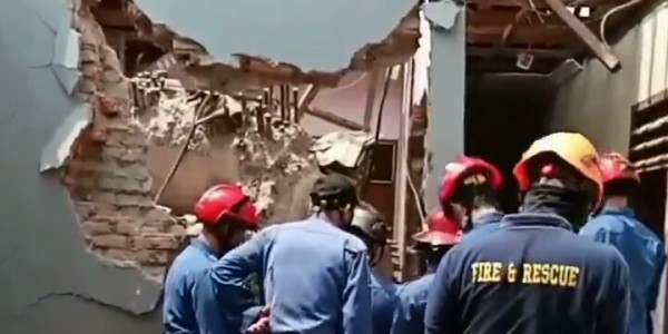 Crane Ambruk Timpa Dua Rumah di Depok, Begini Kondisi Empat Korbannya