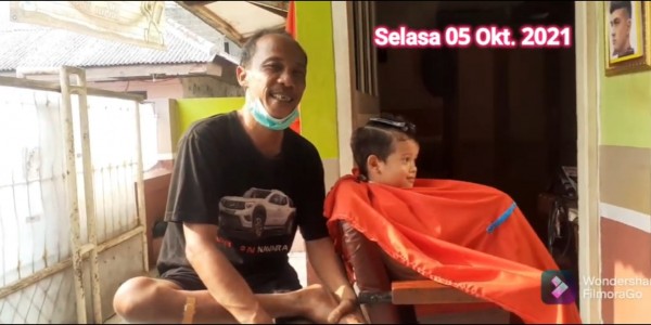 Kisah Budi Si Tukang Cukur Rumahan, Pernah Dibayar Pakai Rokok