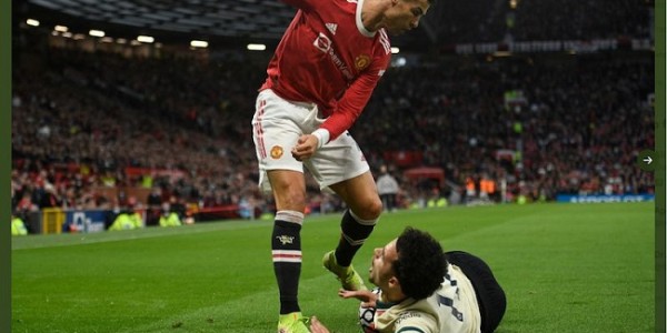 Tendang Pangkal Paha Curtis Jones, Cristiano Ronaldo Harusnya Kena Kartu Merah