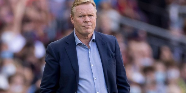 Di Atas Pesawat, Presiden Barcelona Langsung Pecat Ronald Koeman dari Kursi Pelatih