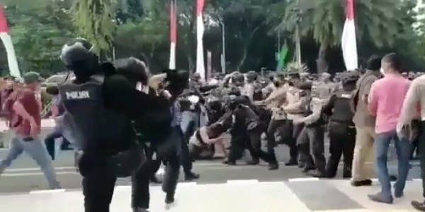 Banyak Polisi Viral Karena Langgar Aturan, Kompolnas: Polri Harus Lebih Profesional