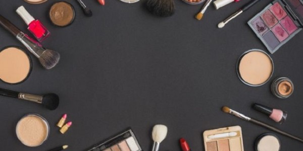 Hati-hati Bahaya Pakai Make up Kadaluarsa, Ini Risikonya