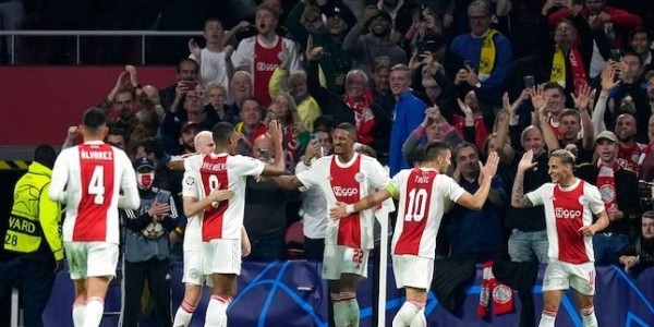 Hancurkan Dortmund 3-1, Ajax Lolos Babak 16 Besar Liga Champions