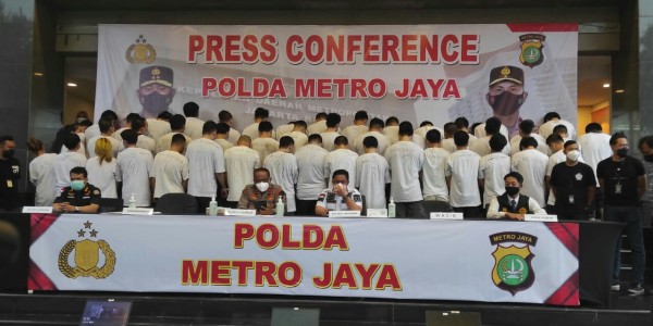 Peras Korban dengan Ancaman Sebar Foto Bugil, 48 WN China dan Vietnam Ditangkap