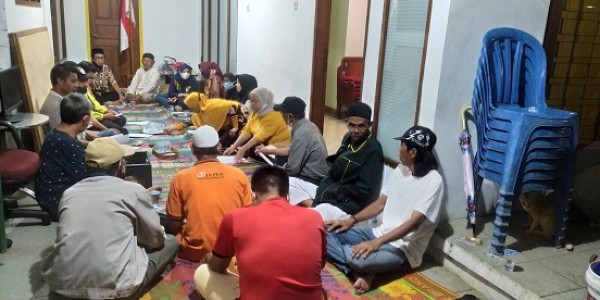 Baru Dilantik Ketua RW 04 Bidara Cina, Galuh Radiah Langsung Kukuhkan Kepengurusan 