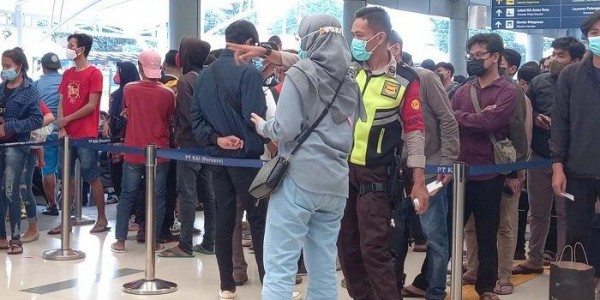 Masyarakat Wajib Tunjukkan Bukti Vaksin Saat Beli Tiket Transportasi