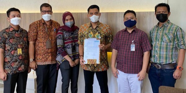 JPN Kejari Jakbar Serahkan Uang Pengganti dari Purnama Dewi