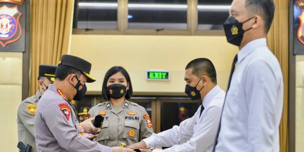 Ini Harapan Kapolri Kepada 44 Eks Pegawai yang Diangkat Jadi ASN Polri