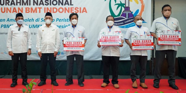 Teten Minta BMT Manfaatkan Potensi Pasar Keuangan Syariah