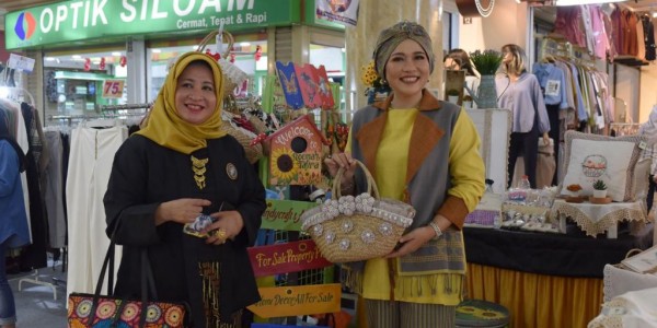 Bangkitkan UMKM, Perkumpulan Bumi Alumni Gelar Bazaar di BTC Bandung