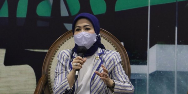 Intan Fauzi Sabet Penghargaan KWP Award 2021 Sebagai Legislator Media Darling