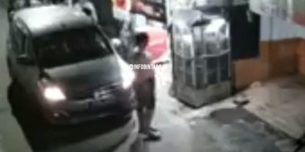 Tenteng Senjata Bak Jagoan, Pria di Pondok Aren Diburu Polisi