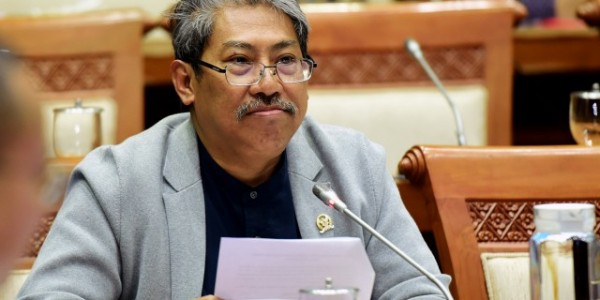 Tolak Subholding PLN, DPR Minta Erick Thohir Jangan Liberalisasikan Sektor Listrik