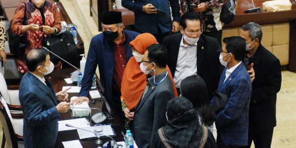 Menteri Bappenas Raker Dengan Komisi XI DPR RI