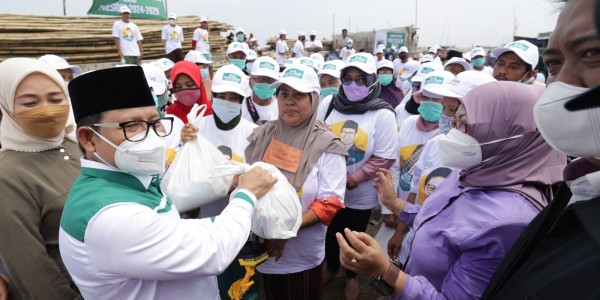 Diberi Gelar Bapak Nelayan Indonesia, Warga Pesisir Jakarta Daulat Gus Muhaimin Maju Capres 2024