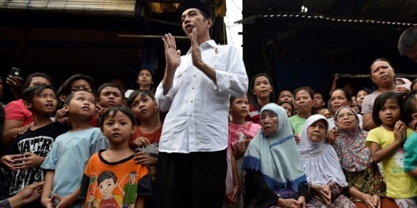 Keluarga Penjahit di Solo Dorong Amanden UU 1945, Ingin Jokowi Lanjut Satu Periode Lagi