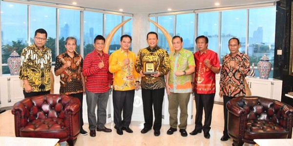 Bamsoet Dukung KKN Kebangsaan 2022 Universitas Palangkaraya di Kalteng