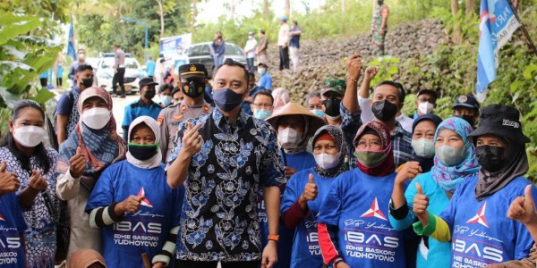 Hujan-hujanan, Ibas Kawal Program Jalan Antar Desa dan Serap Aspirasi Rakyat