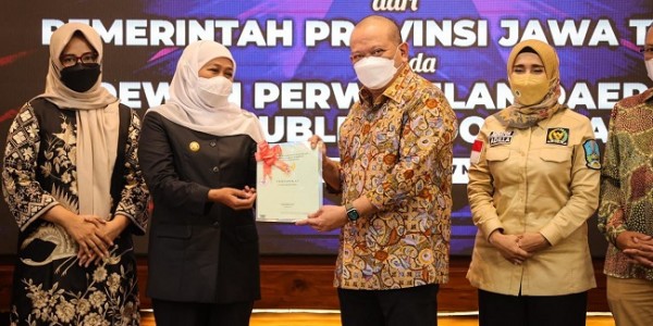 Beri Apresiasi, Ketua DPD RI: Bu Khofifah Memang Gubernur GPL alias Gak Pake Lama