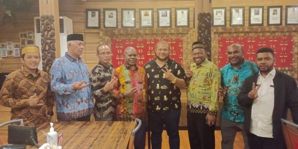 Aspirasi Papua Barat: Kalau Gubernur Diperpanjang, Kami juga Dukung Jokowi Diperpanjang